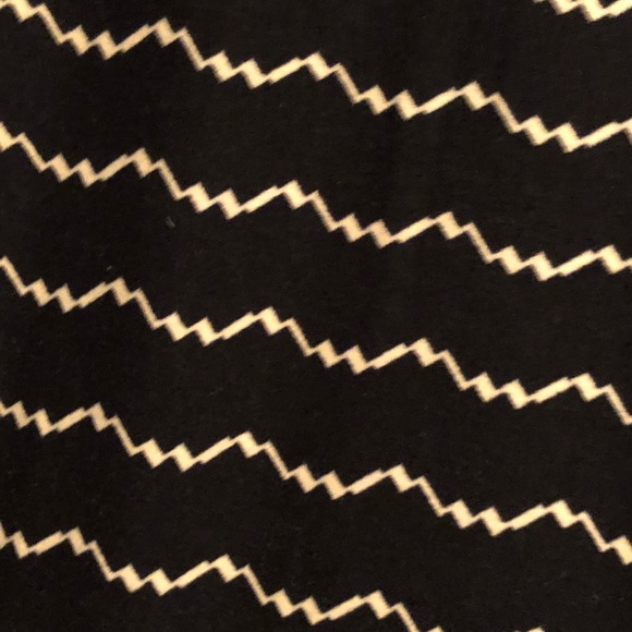 LuLaRoe TC leggings - Picture 2 of 2